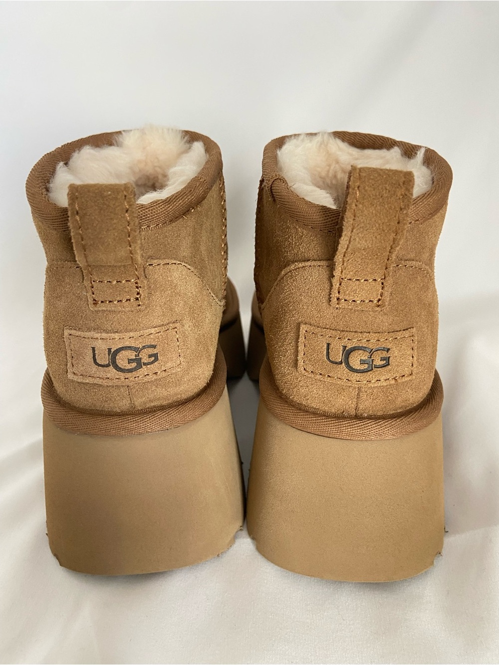 UGG Women's Classic Ultra Mini Platform Suede Booties in Chestnut Size 7 - Picture 5 of 9